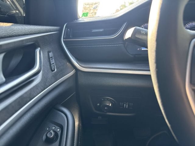 2025 Jeep Grand Cherokee L Limited 4x2