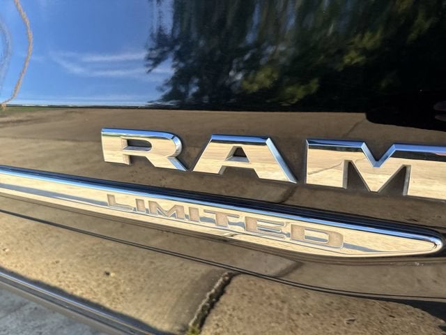 2022 RAM 1500 Limited Crew Cab 4x4 5'7" Box