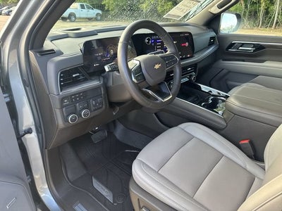 2025 Chevrolet Suburban LT