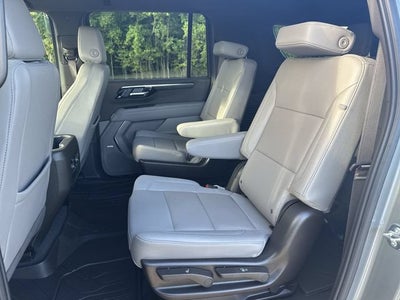 2025 Chevrolet Suburban LT