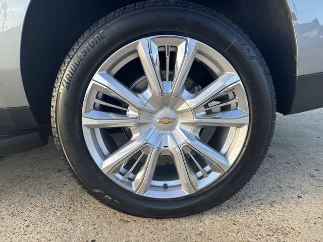 2025 Chevrolet Suburban LT