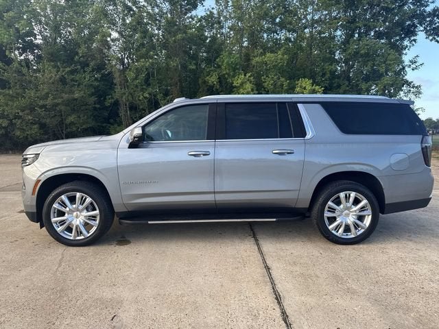 2025 Chevrolet Suburban LT