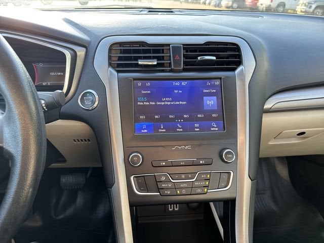 2020 Ford Fusion SE