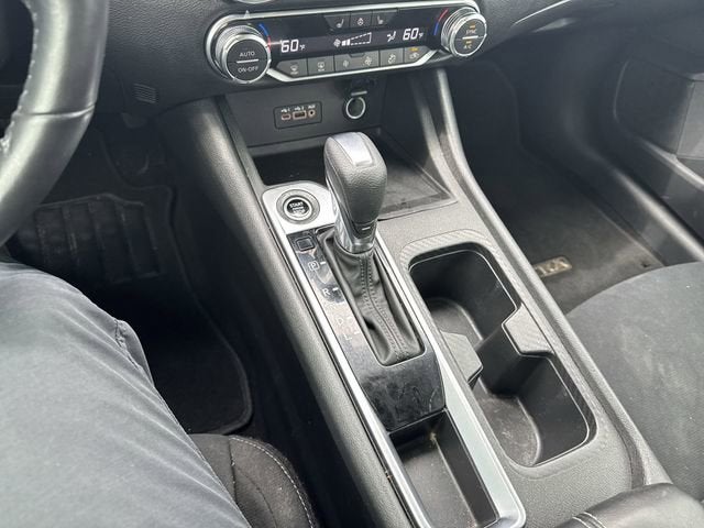 2022 Nissan Sentra SV Xtronic CVT