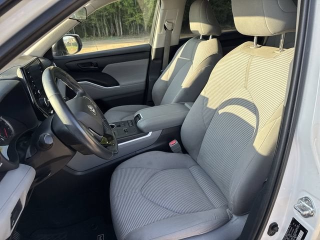 2021 Toyota Highlander LE