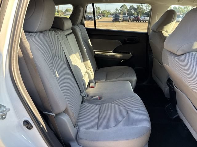 2021 Toyota Highlander LE