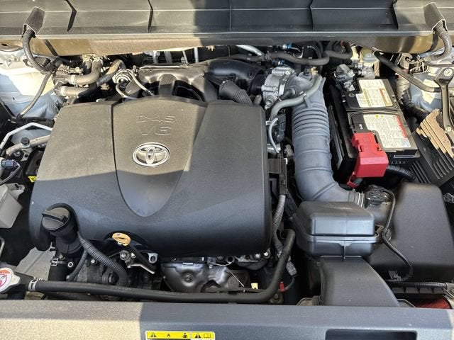 2021 Toyota Highlander LE