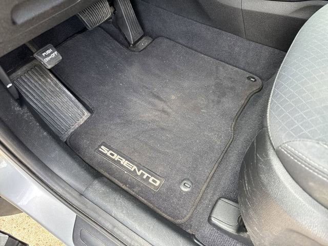 2018 Kia Sorento 3.3L LX